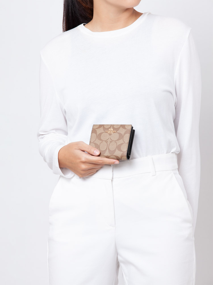C3309 Signature Snap Wallet Khaki Black