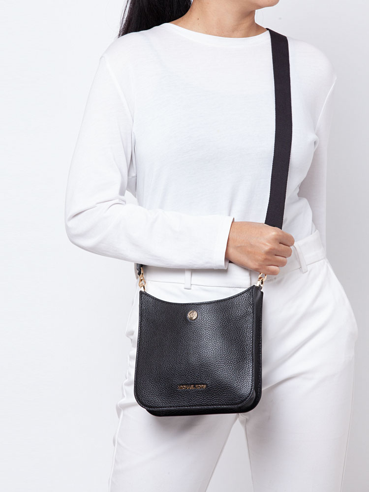 Briley Small Leather Messenger Black