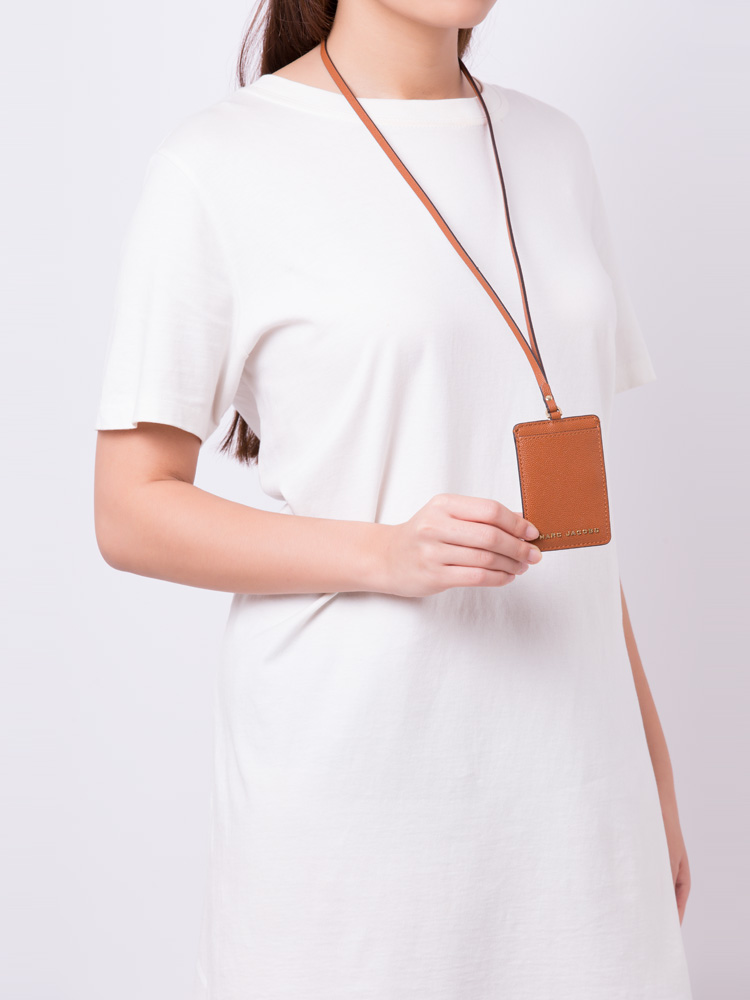 M0016992-240 Leather ID Lanyard Smoked Almond