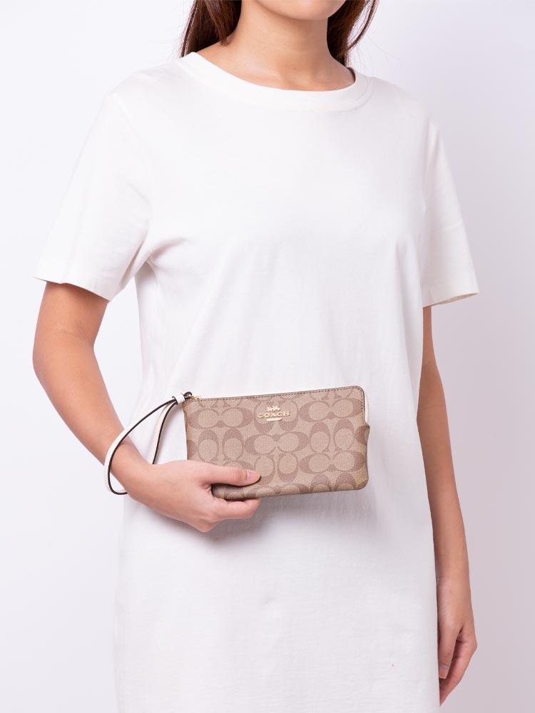 6648 Signature Large Corner Zip Wristlet Khaki Chalk