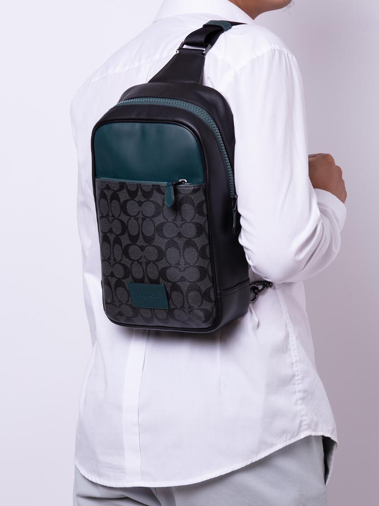 Men C6764 Signature Colorblock Westway Pack Charcoal Forest