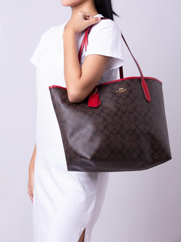 5696 Signature Open City Tote Brown 1941 Red