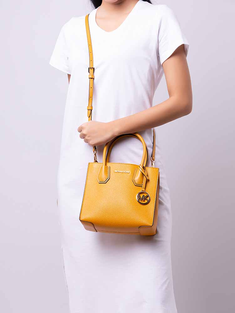 Mercer Leather Medium Messenger Marigold