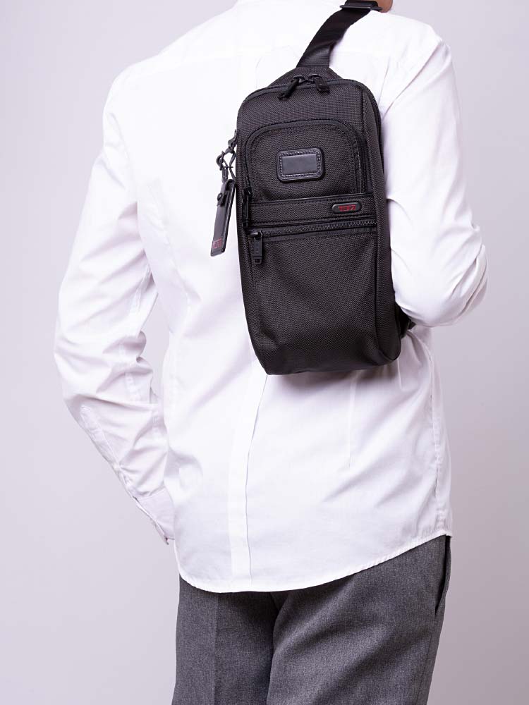 Men Alpha Compact Sling Black