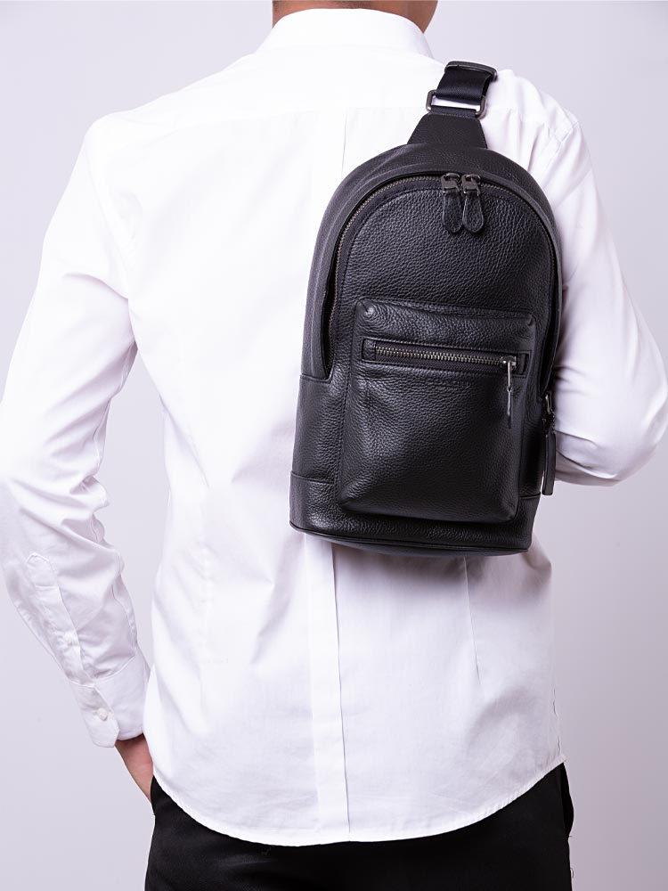 Men 2540 Pebble Leather West Pack Black