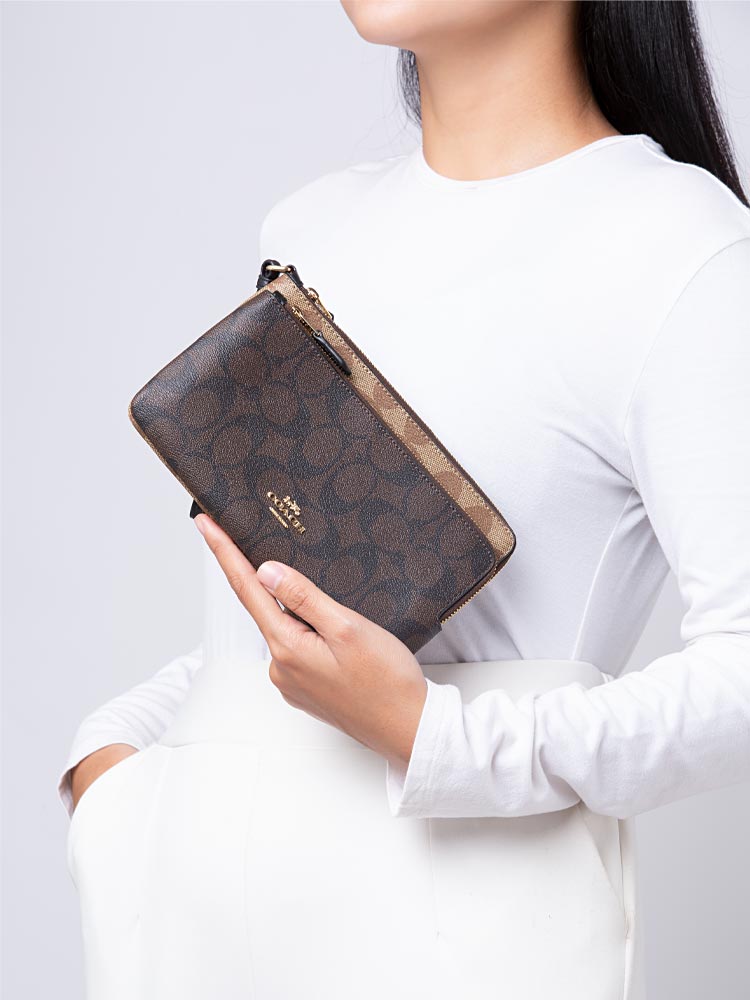 C7313 Signature Blocked Double Zip Wallet Khaki Brown Multi