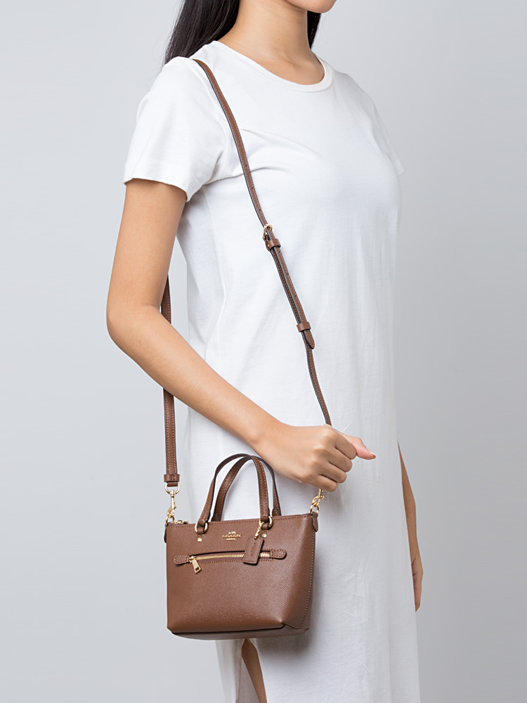 C9948 Crossgrain Mini Gallery Crossbody Dark Saddle