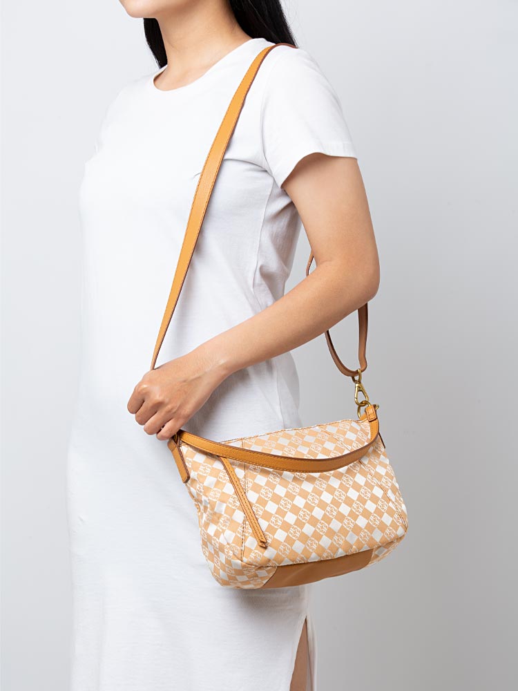 SHB2941136 Skylar Crossbody White Tan