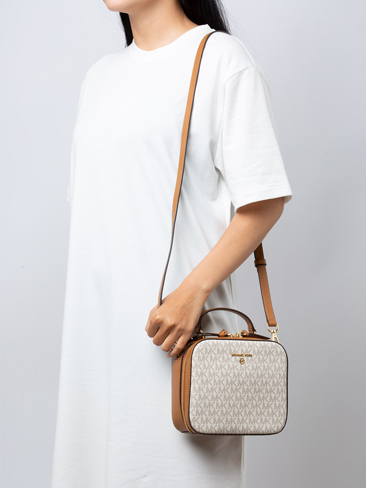 Jet Set Charm Signature Medium Top Handle Crossbody Vanilla Acorn