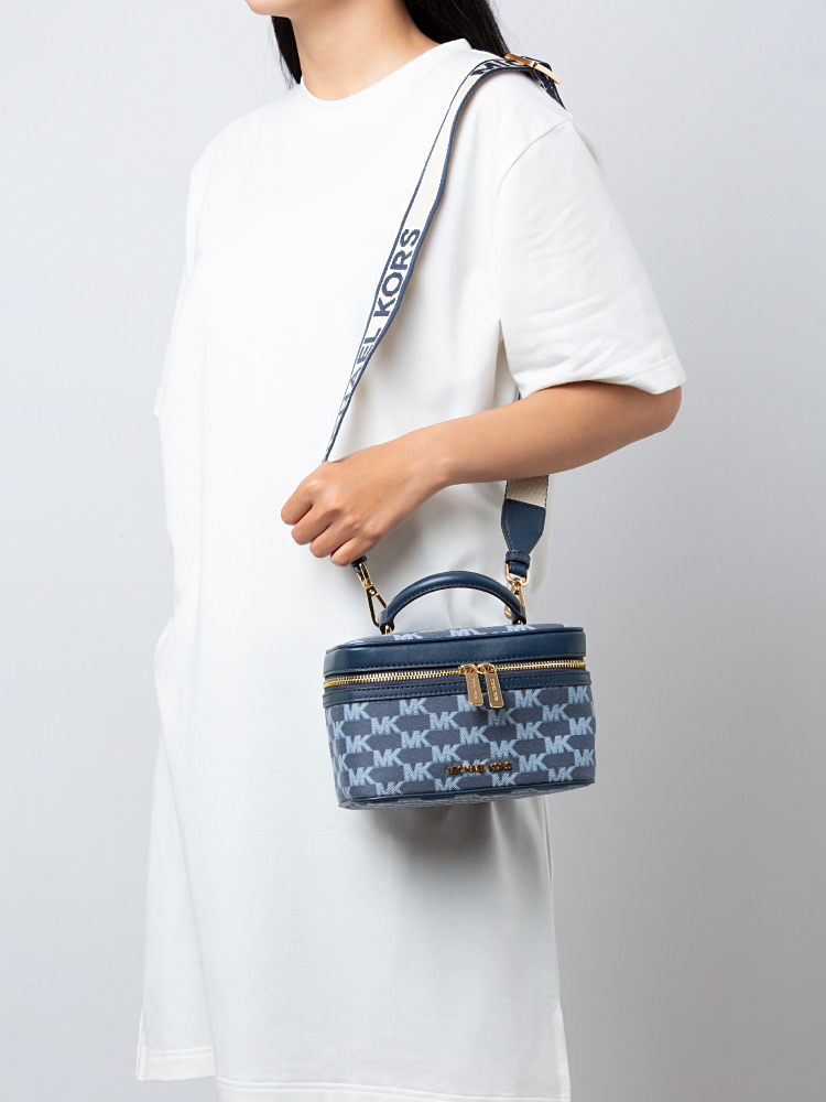 Jet Set Item Signature Medium Zip Trunk Crossbody Navy Multi