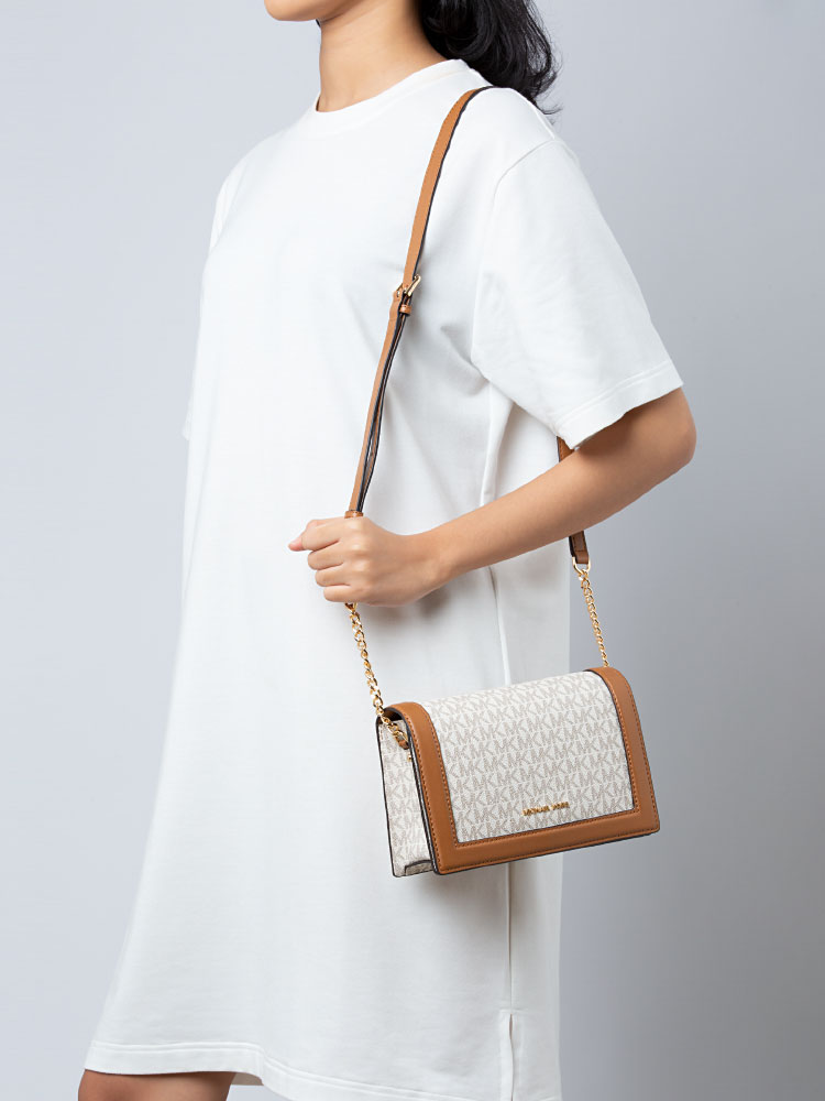 Jet Set Signature Large Full Flap Chain Crossbody Vanilla Acorn