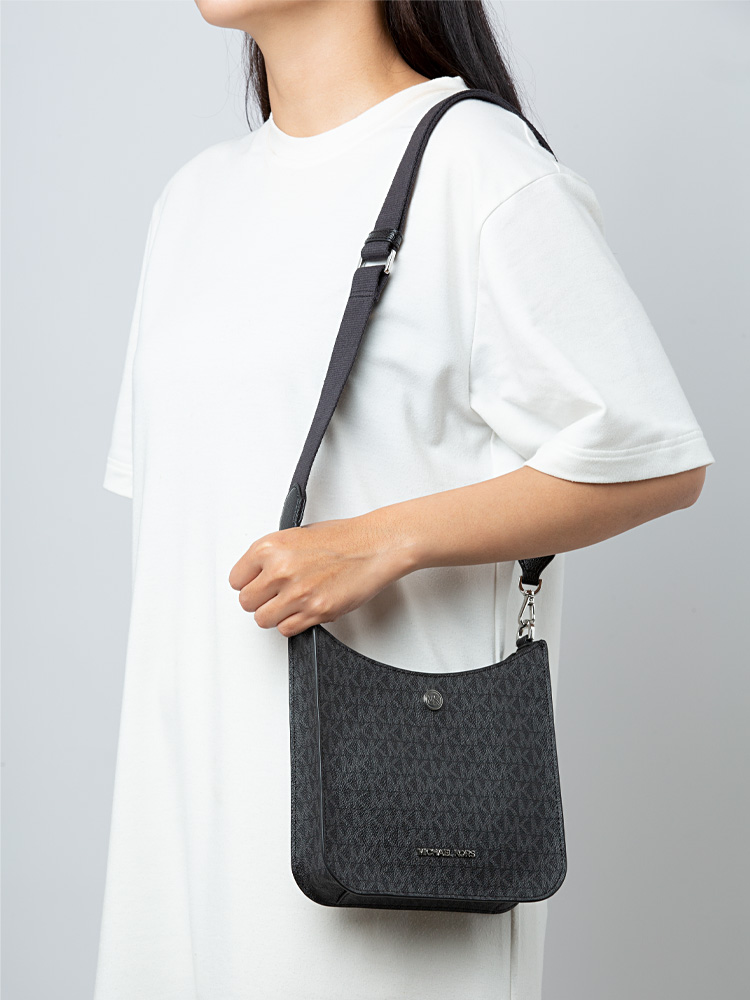 Briley Signature Small Messenger Black