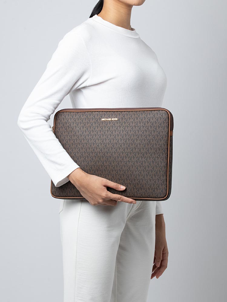 Signature Jet Set Travel Large Laptop Case Brown