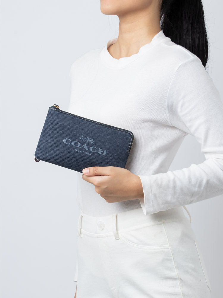 CH386 Corner Zip Wristlet Canvas Large Denim Multi