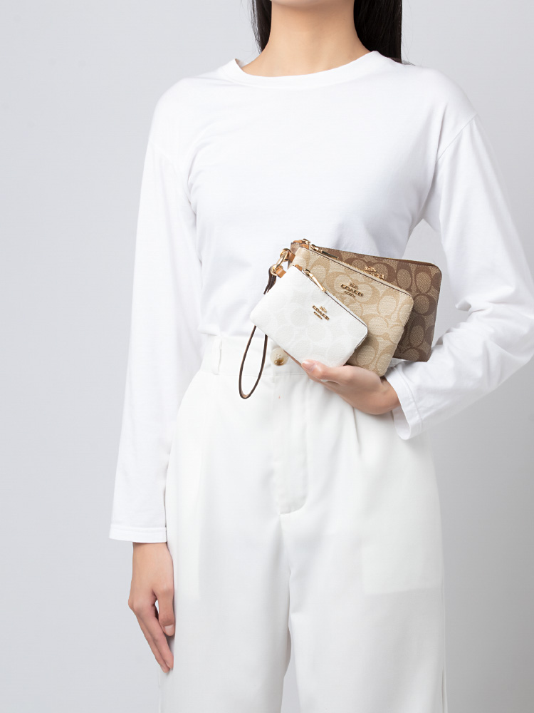 CJ721 Signature Corner Zip Trio Wallet Khaki Multi