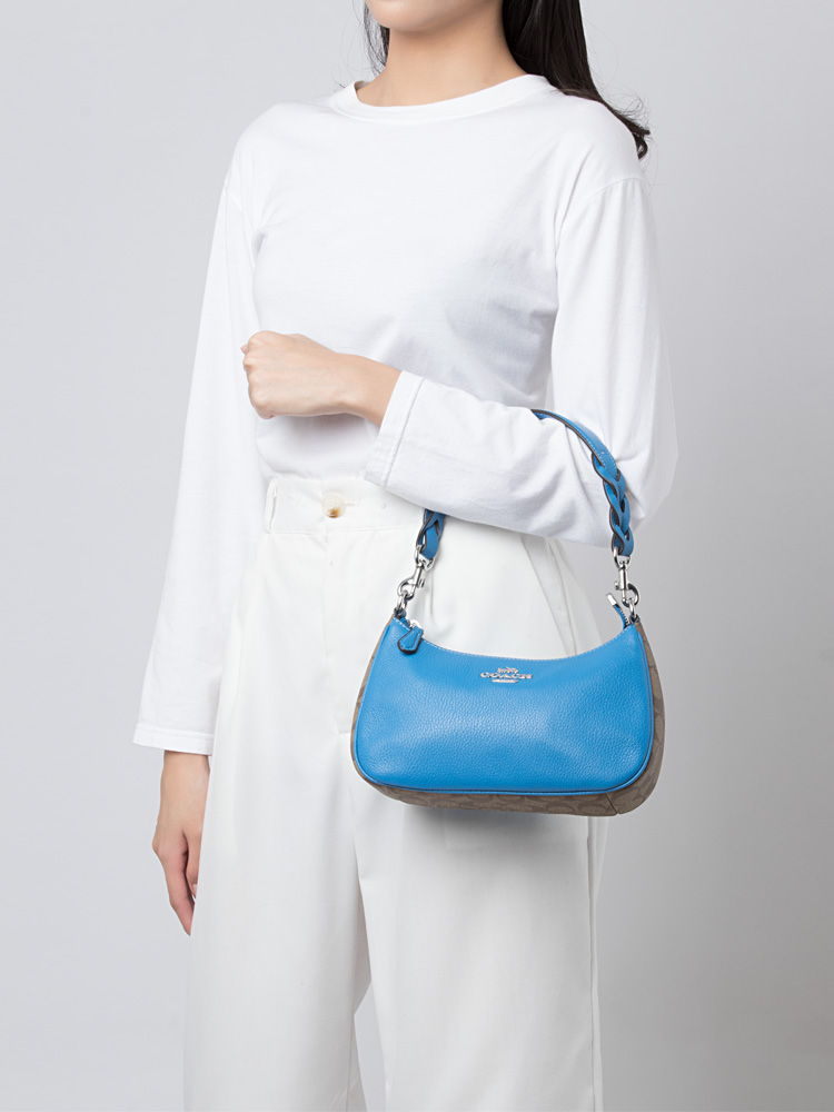 CJ590 Signature Teri Leather Shoulder Bag Khaki Racer Blue