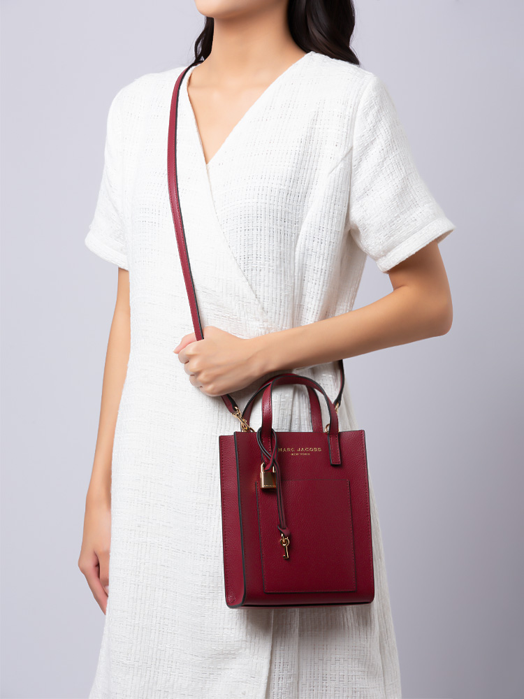 H001L03FA22 Micro Grind Tote Pomegranate