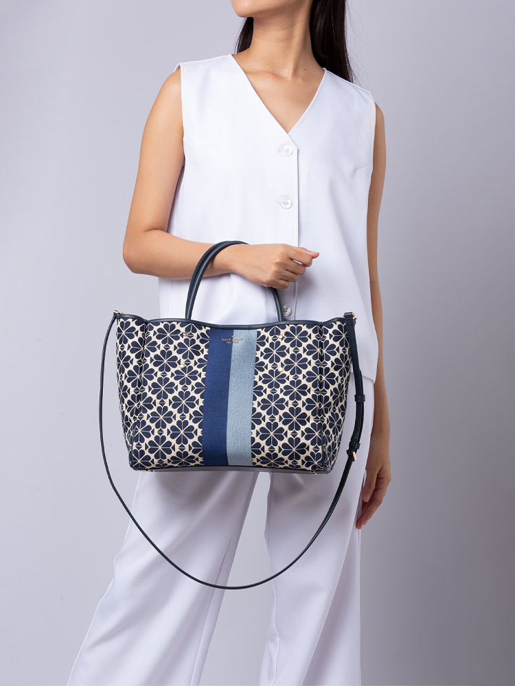 Everything Spade Flower Jacquard Medium Tote Blue Multi