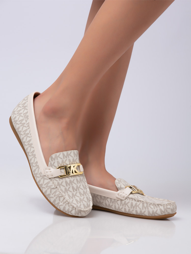 Signature Camila Moccasin Vanilla Cream Sz 6.5