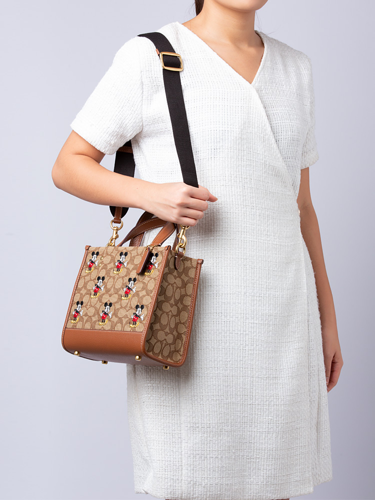 CM199 Signature Disney Dempsey Tote 22 Khaki Redwood Multi