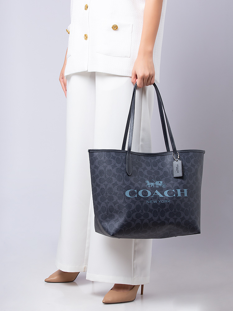 CP074 Signature City Tote Denim Midnight Navy