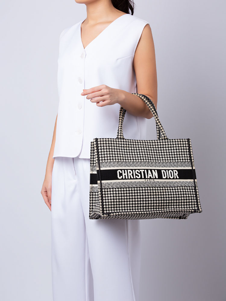 Toile Micro Houndstooth Medium Book Tote Black White