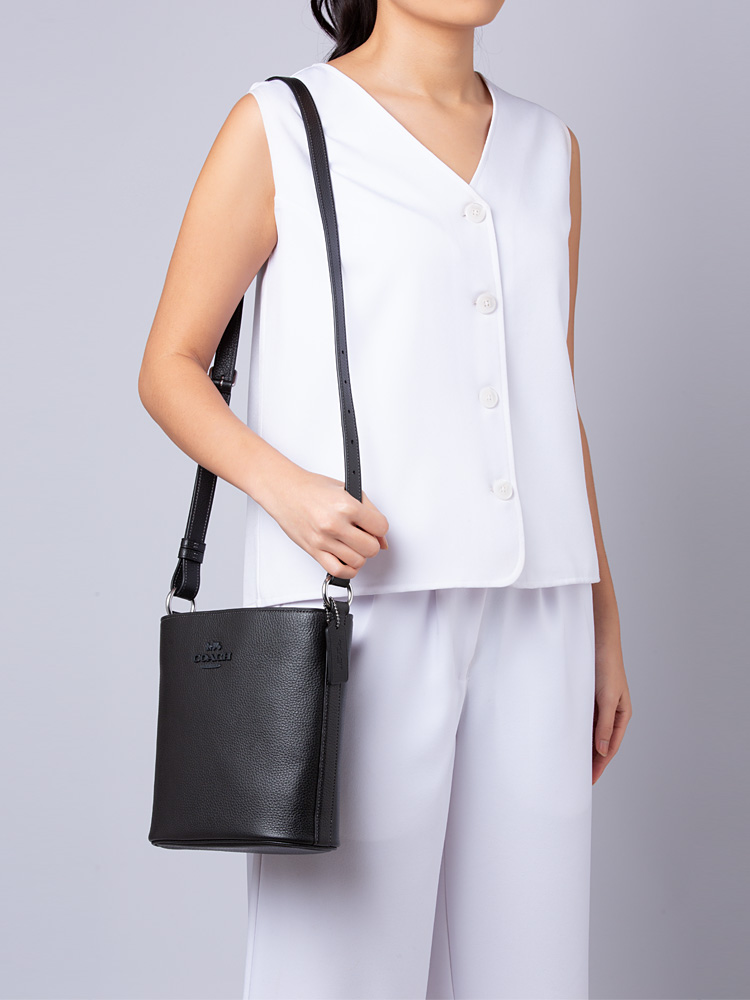 CR153 Sophie Leather Bucket Bag Black