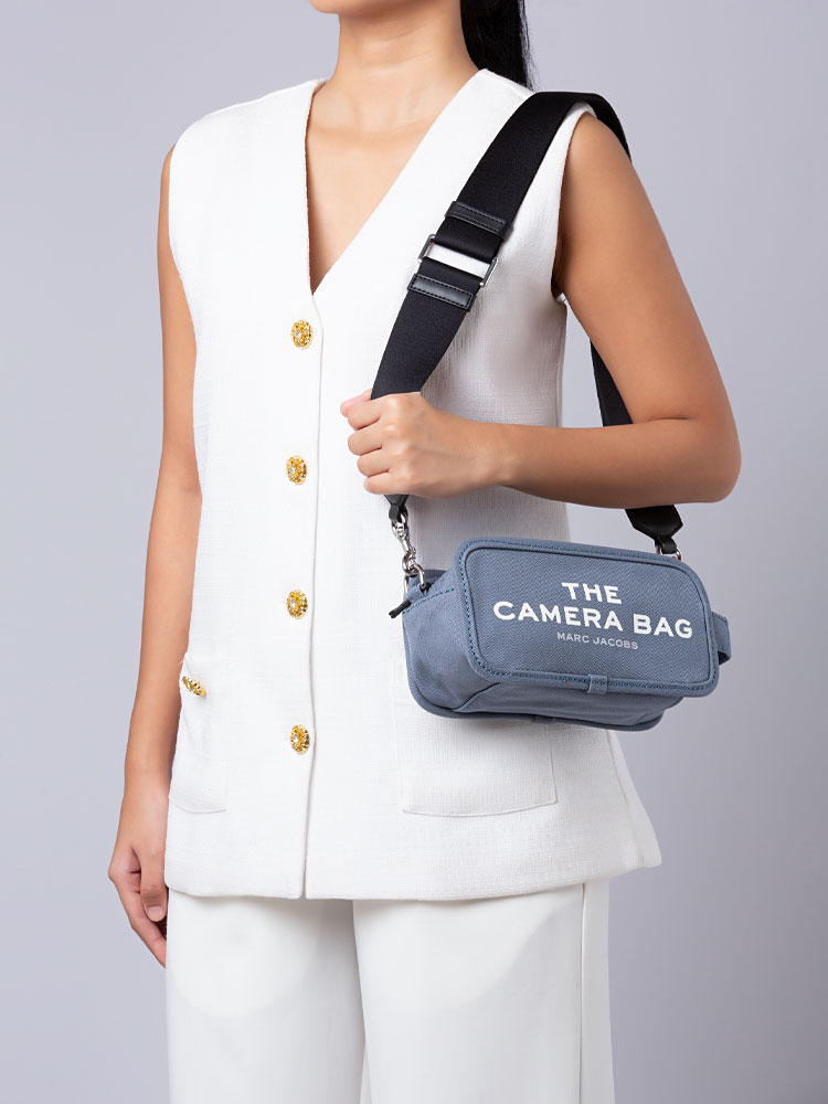 M0017040 The Camera Bag Blue Shadow