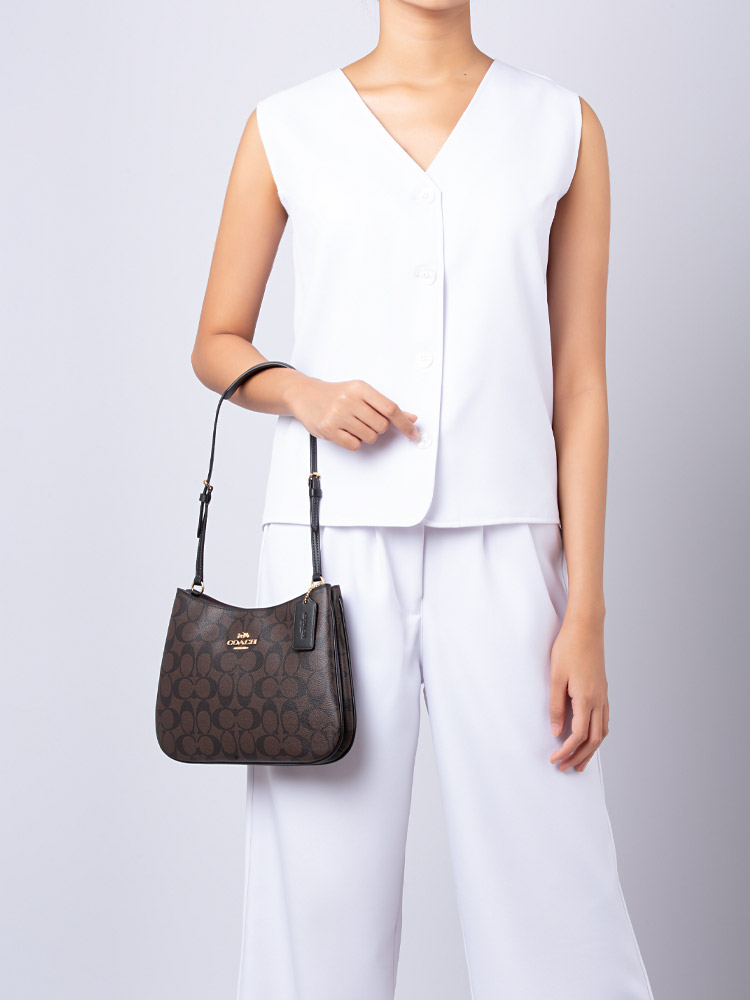 CO953 Signature Penelope Shoulder Bag Brown Black