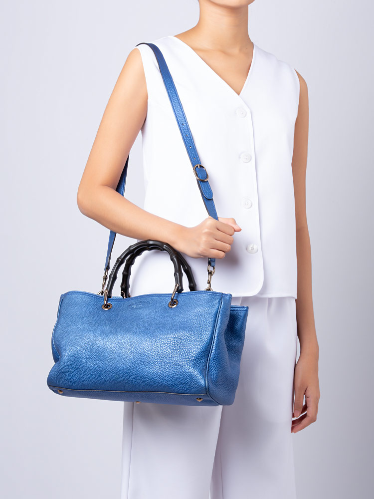 Pebbled Calfskin Bamboo Medium Shopper Metallic Blue