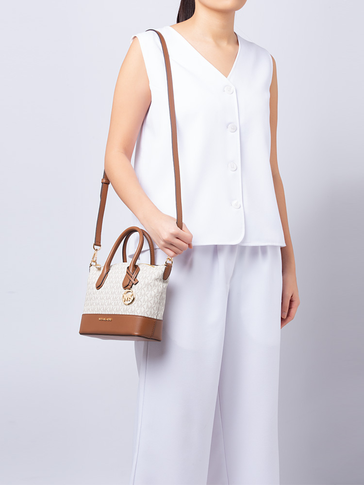 Signature Hyde Small Satchel Vanilla