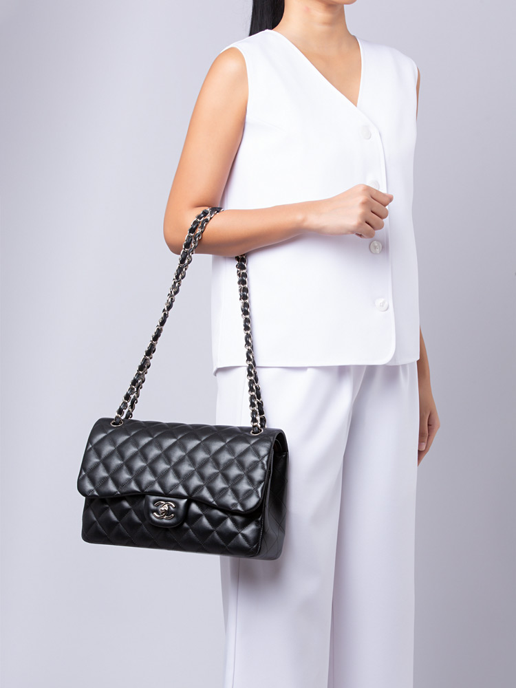 Lambskin Classic Jumbo Double Flap Bag Black