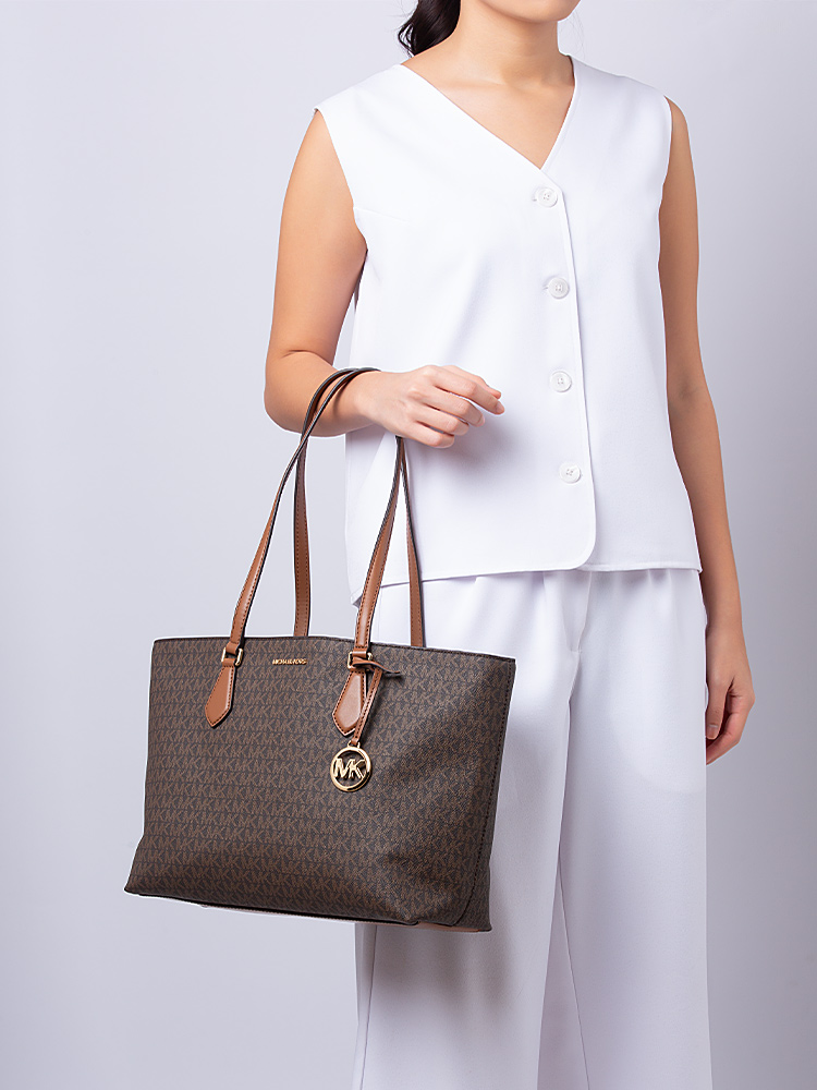 Signature Sheila Large Multifunction Tote Brown