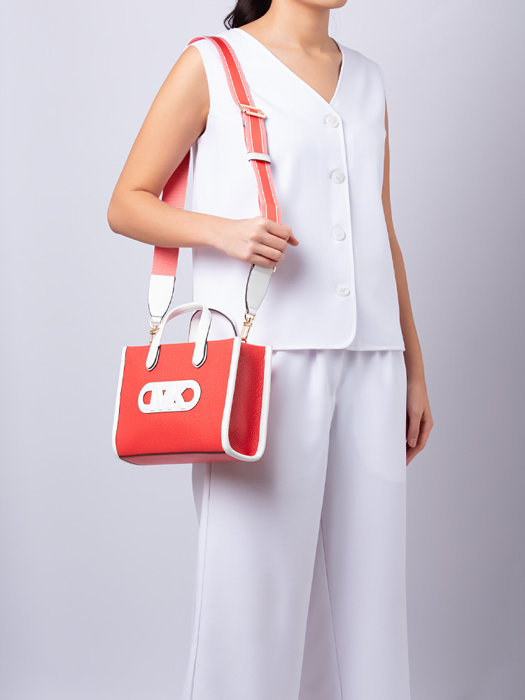 Gigi Leather Small Messenger Spiced Coral