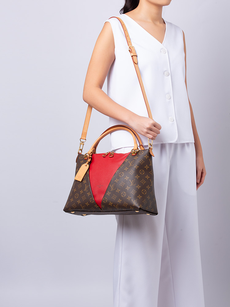 Monogram V Tote MM Cerise