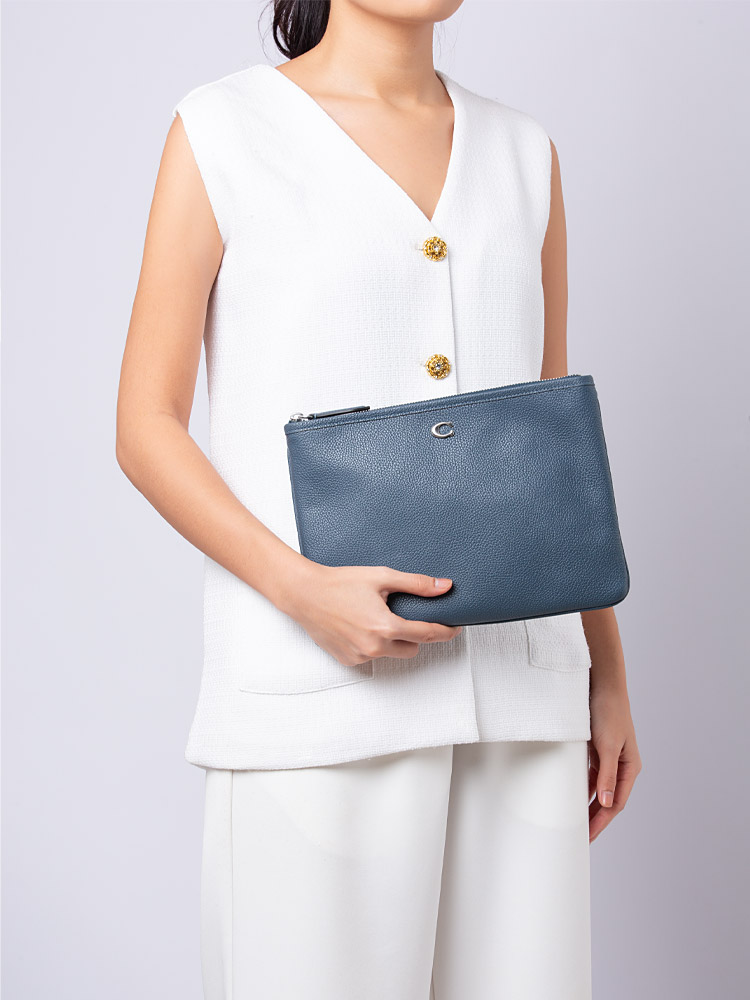 CJ868 Essential Leather Pouch 28 Denim
