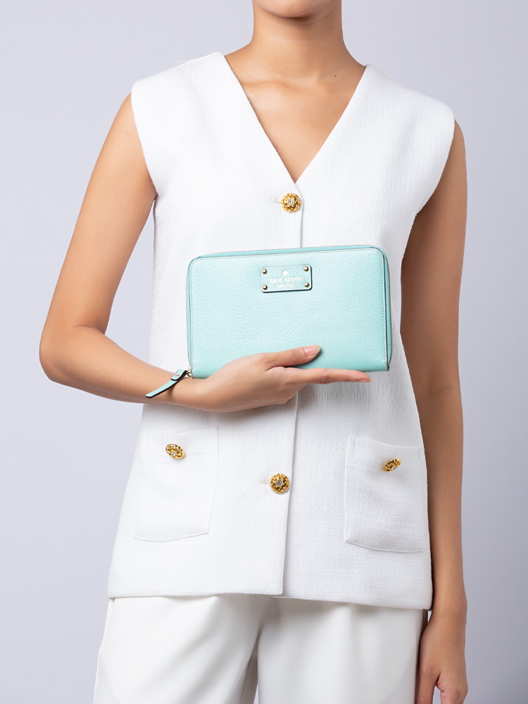 Wellesley Zip Travel Wallet Robinsegg