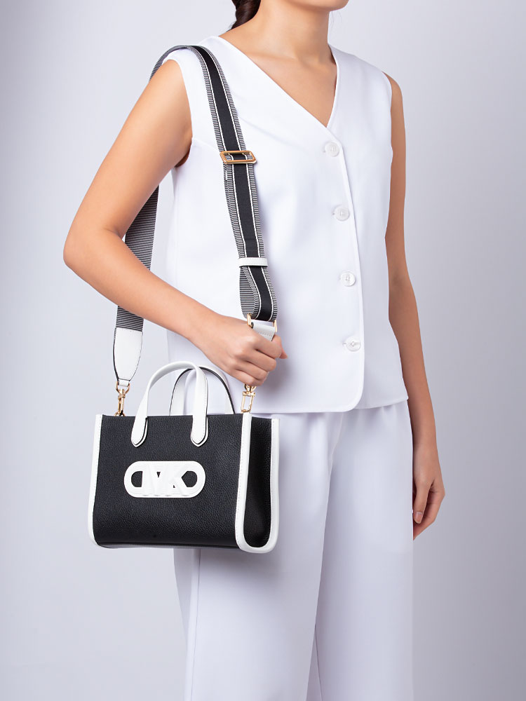 Gigi Leather Small Messenger Black Optic White