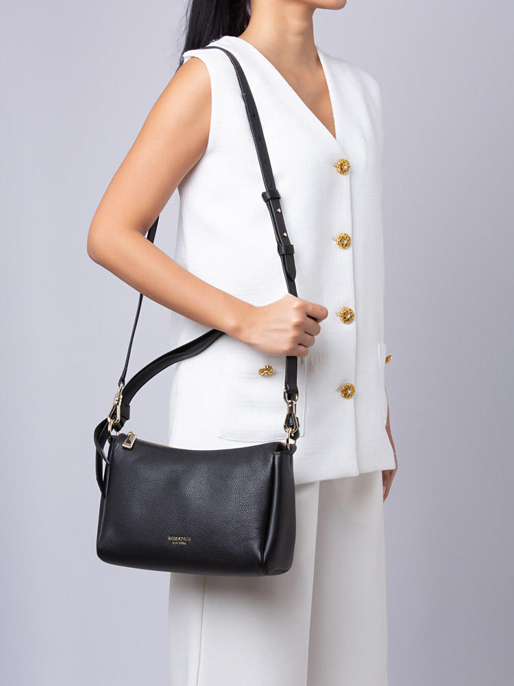 Knott Medium Shoulder Bag Black