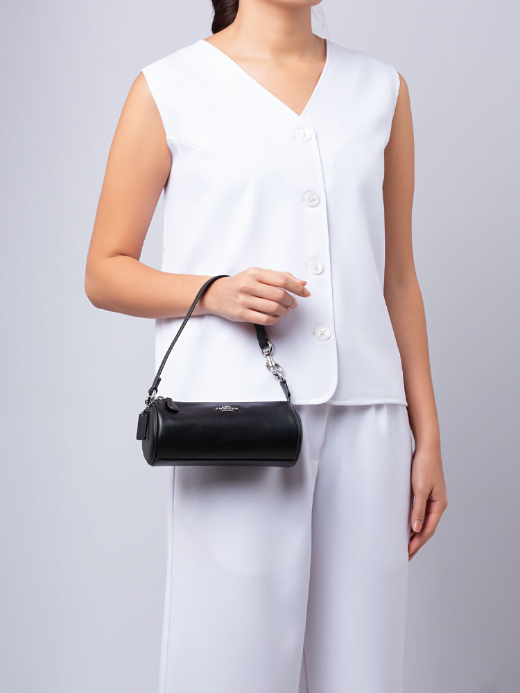 CR830 Nolita Barrel Bag Black