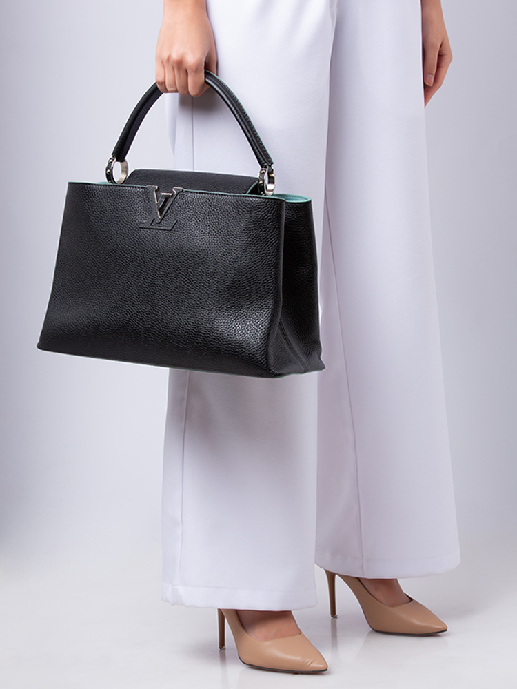 Taurillon Capucines MM Black