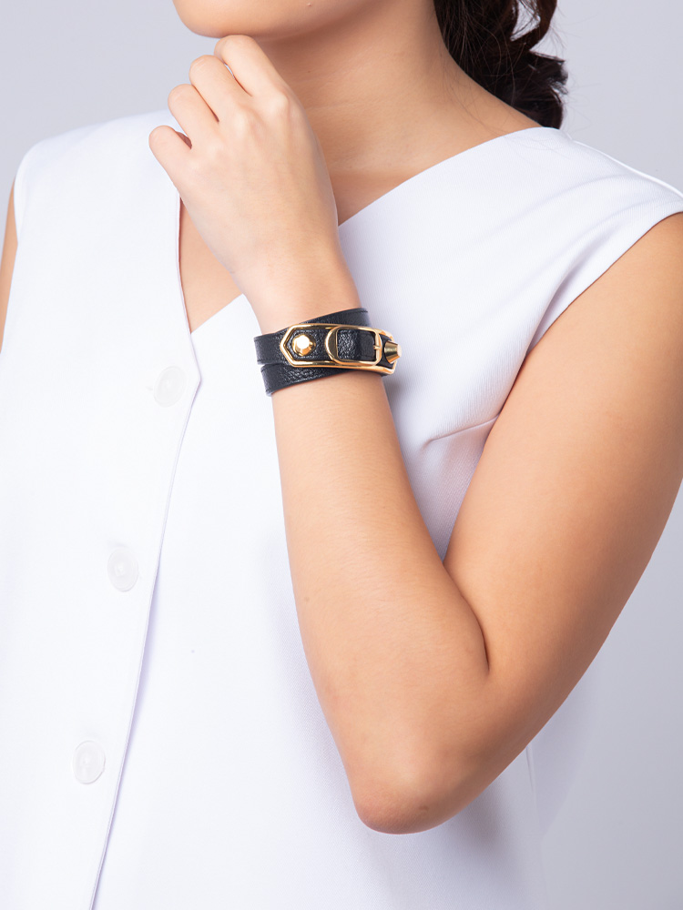 Gold Metallic Edge Triple Tour Bracelet Black Sz S