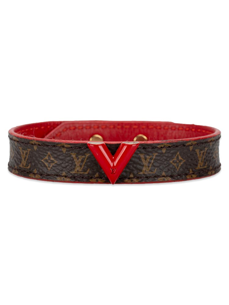 Monogram Essential V Bracelet Rouge