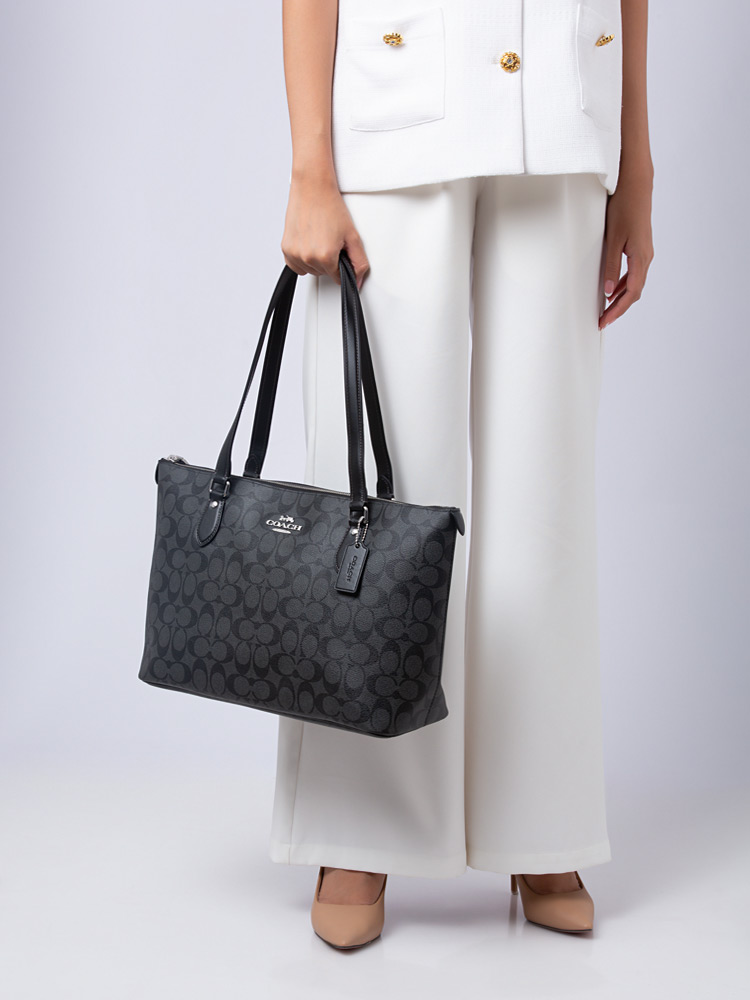 CH504 Signature Gallery Tote Graphite Black