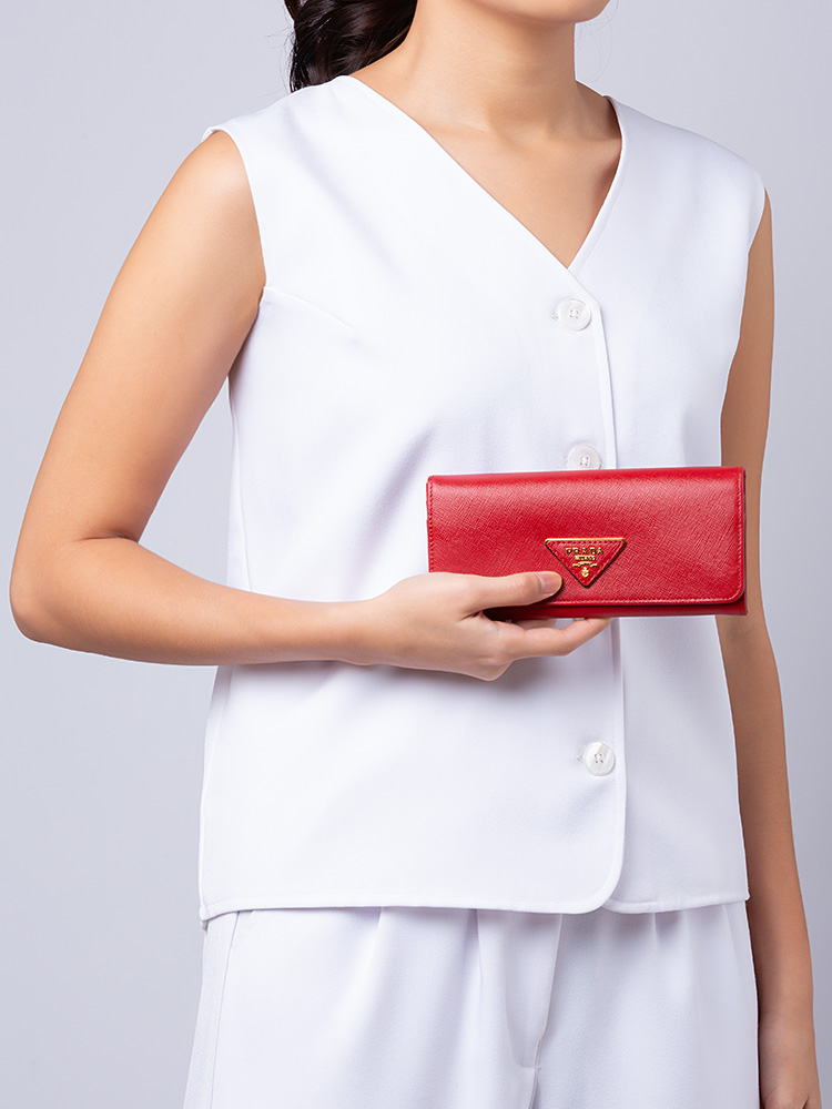 1M1132 Saffiano Metal Continental Wallet Fuoco