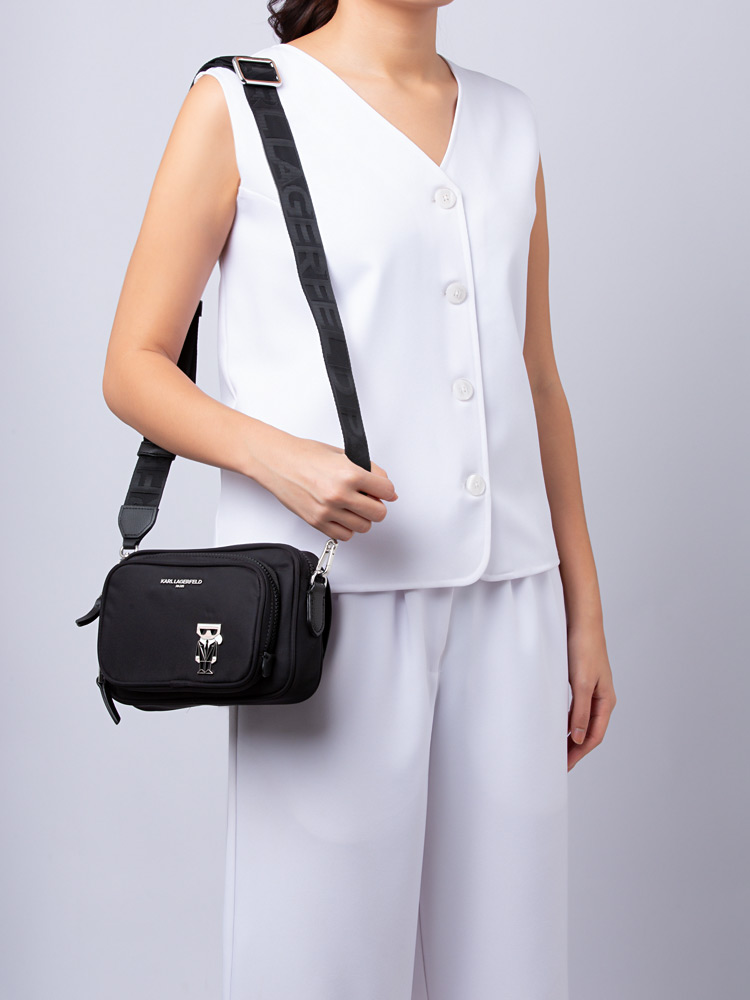 LH3EE5CL Voyage Convertible Belt Bag Black Silver