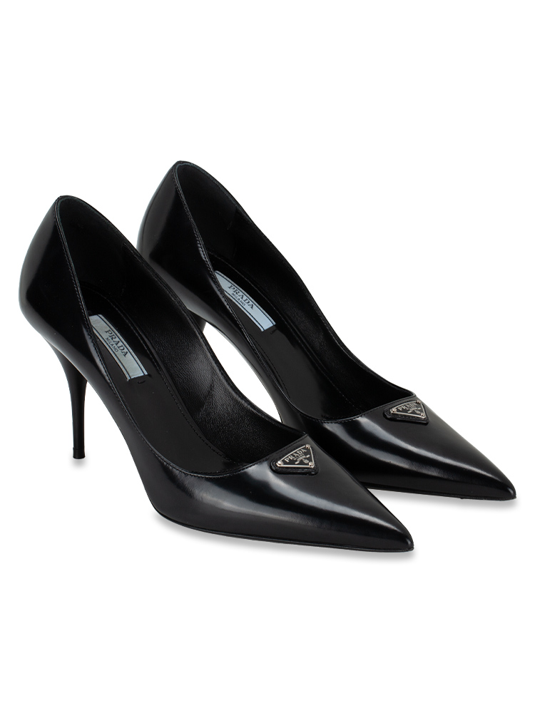 Spazzolato Metal Logo Pointed Toe Pumps Black Sz 37