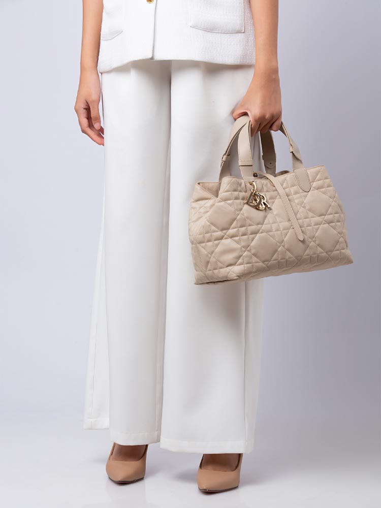 Calfskin Macrocannage Medium Toujour Powder Beige
