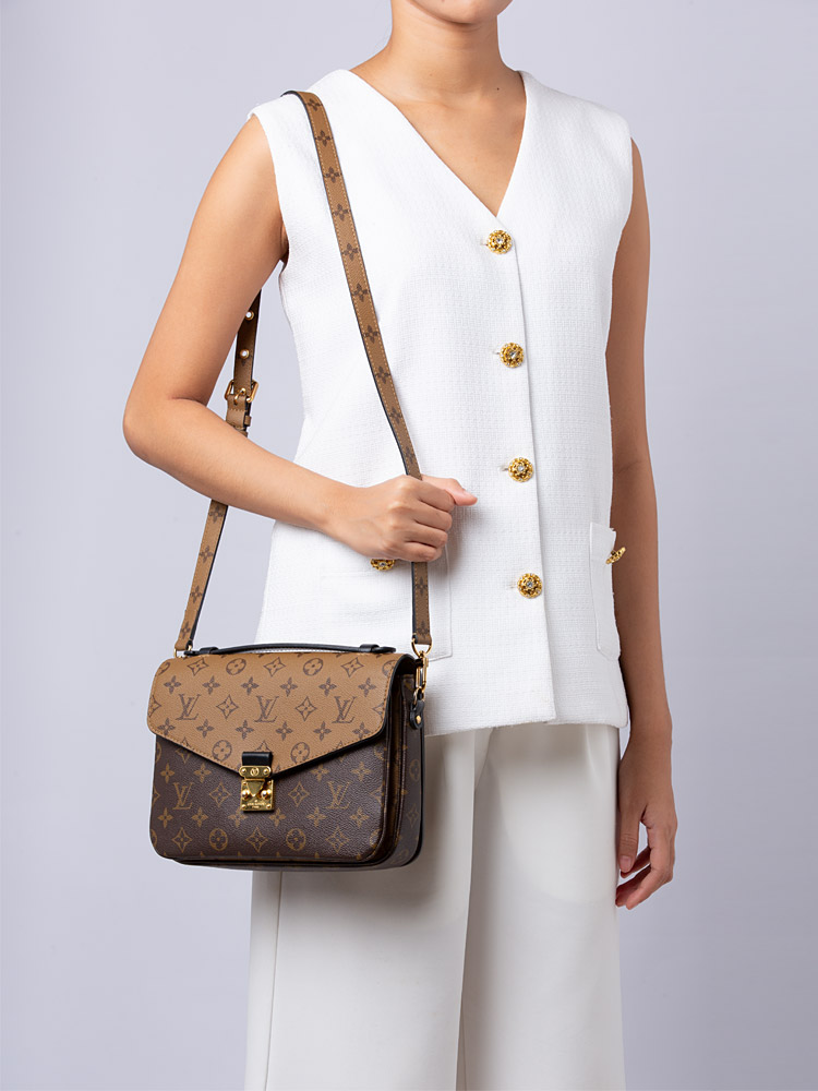 Monogram Reverse Pochette Metis