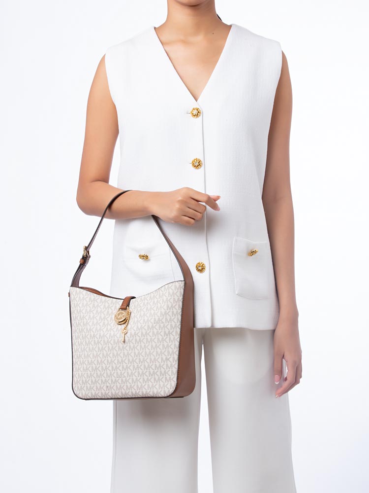 Signature Lyra Small Bucket Bag Vanilla